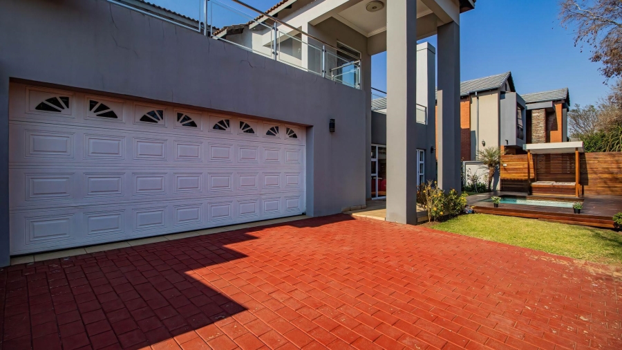 5 Bedroom Property for Sale in La Como Lifestyle Estate Gauteng