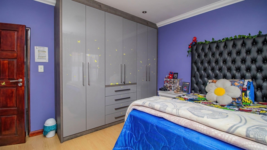 5 Bedroom Property for Sale in La Como Lifestyle Estate Gauteng
