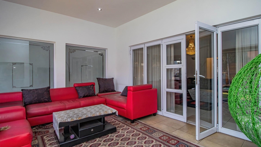 5 Bedroom Property for Sale in La Como Lifestyle Estate Gauteng