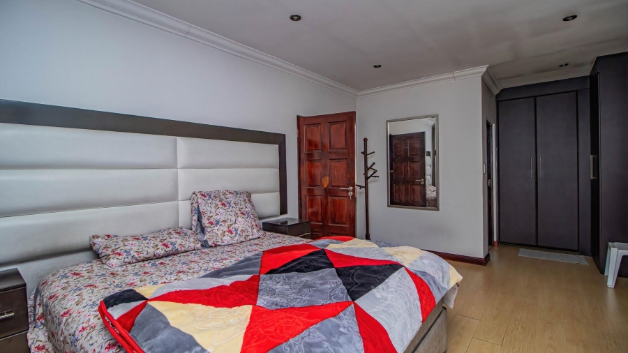 5 Bedroom Property for Sale in La Como Lifestyle Estate Gauteng