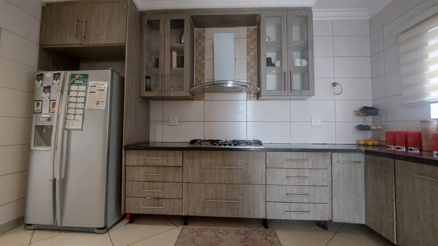4 Bedroom Property for Sale in South Crest Gauteng