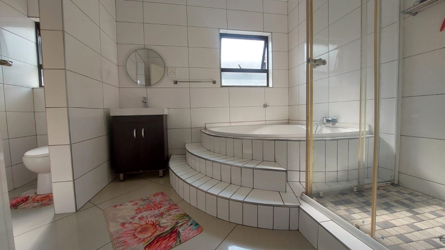 4 Bedroom Property for Sale in South Crest Gauteng
