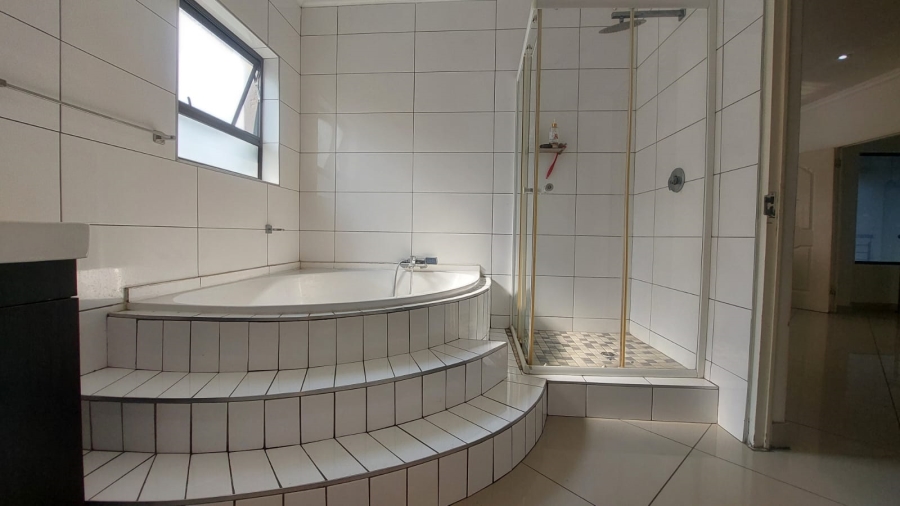 4 Bedroom Property for Sale in South Crest Gauteng