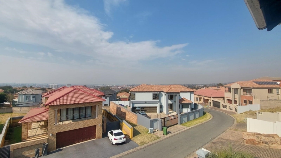 4 Bedroom Property for Sale in South Crest Gauteng