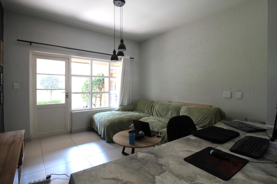 1 Bedroom Property for Sale in Lonehill Gauteng