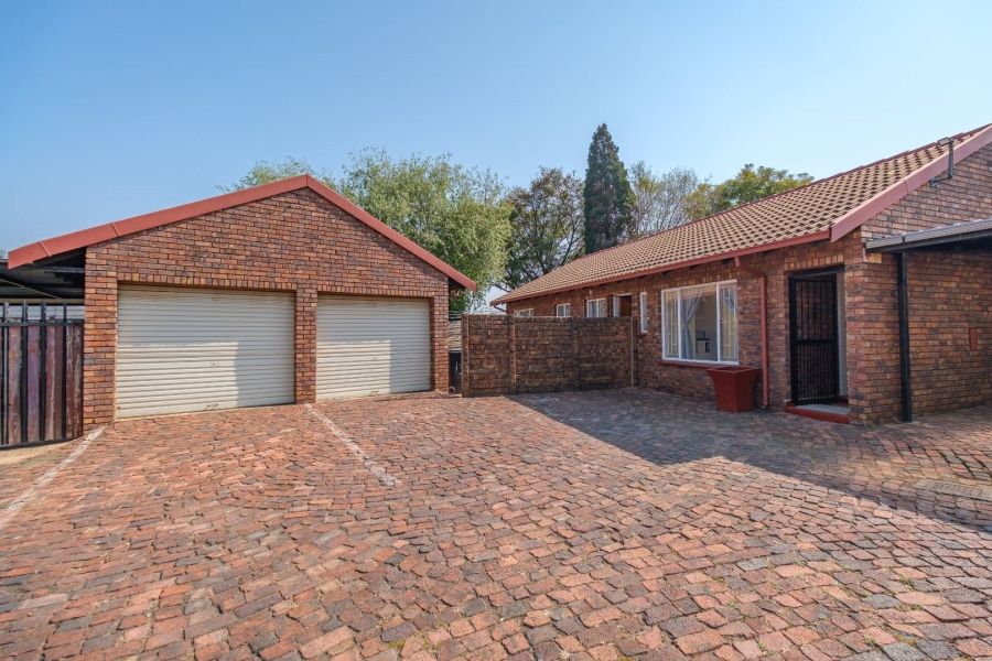 3 Bedroom Property for Sale in Pierre Van Ryneveld Gauteng