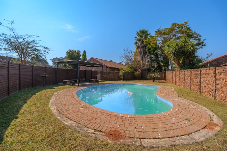 3 Bedroom Property for Sale in Pierre Van Ryneveld Gauteng
