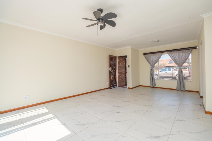 3 Bedroom Property for Sale in Pierre Van Ryneveld Gauteng