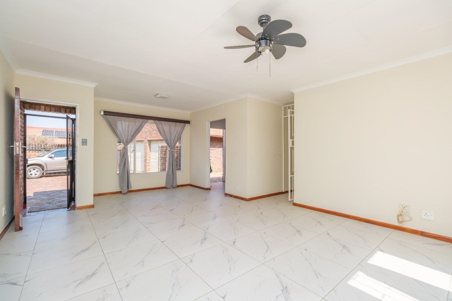 3 Bedroom Property for Sale in Pierre Van Ryneveld Gauteng