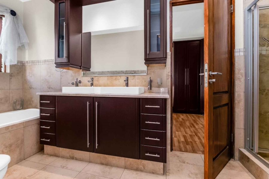 4 Bedroom Property for Sale in Fourways Gauteng