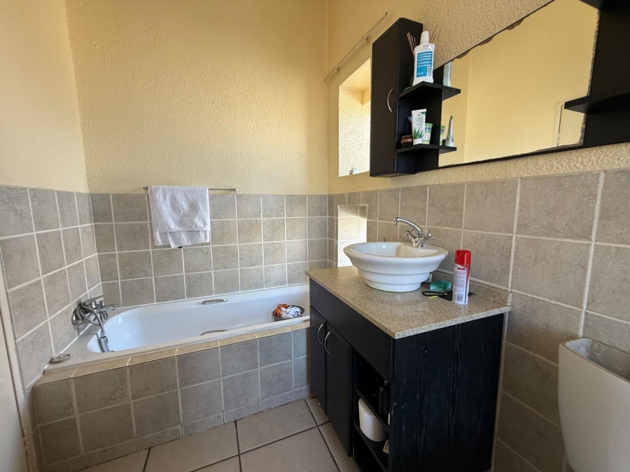 To Let 2 Bedroom Property for Rent in Honeydew Gauteng