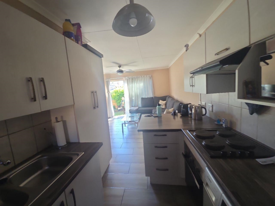 To Let 2 Bedroom Property for Rent in Wilgeheuwel Gauteng