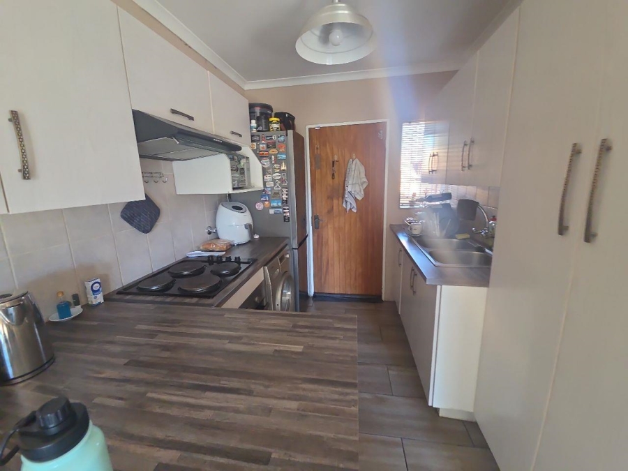 To Let 2 Bedroom Property for Rent in Wilgeheuwel Gauteng