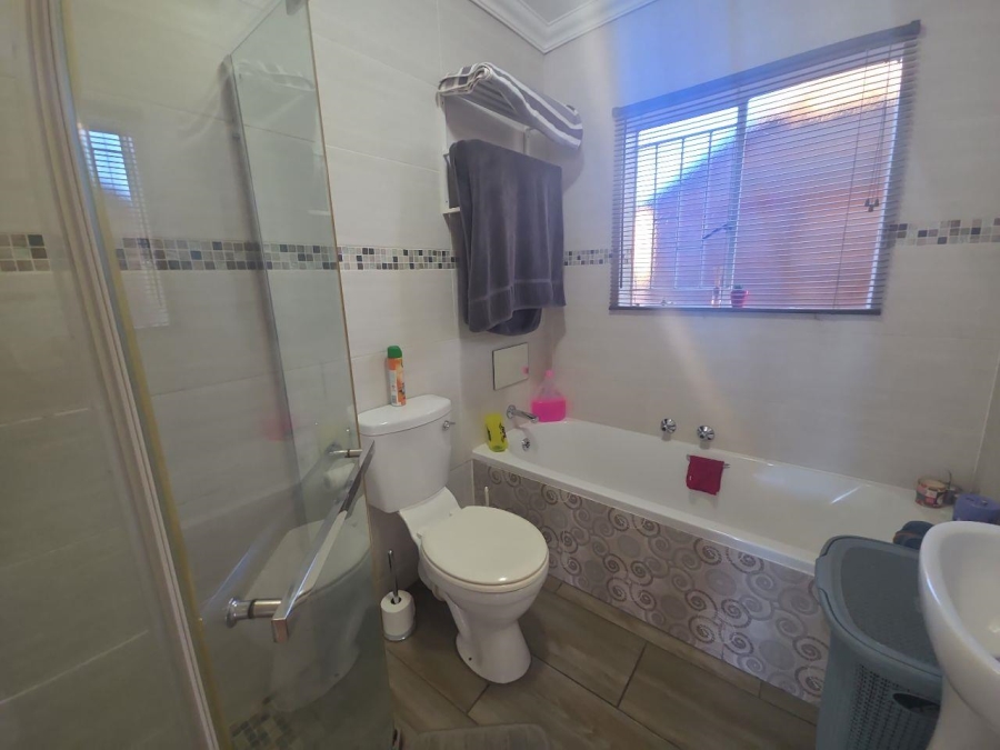 To Let 2 Bedroom Property for Rent in Wilgeheuwel Gauteng