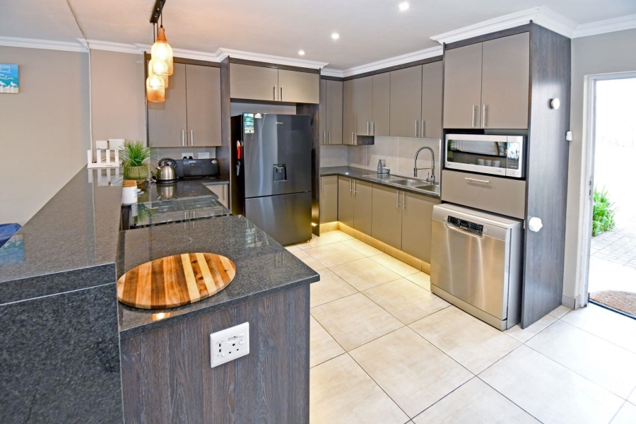 3 Bedroom Property for Sale in Erasmus Park Gauteng