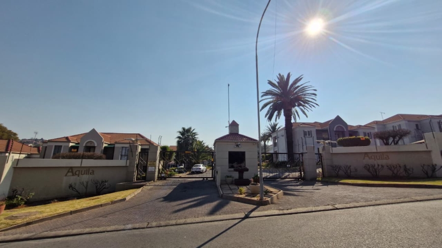 2 Bedroom Property for Sale in Oakdene Gauteng