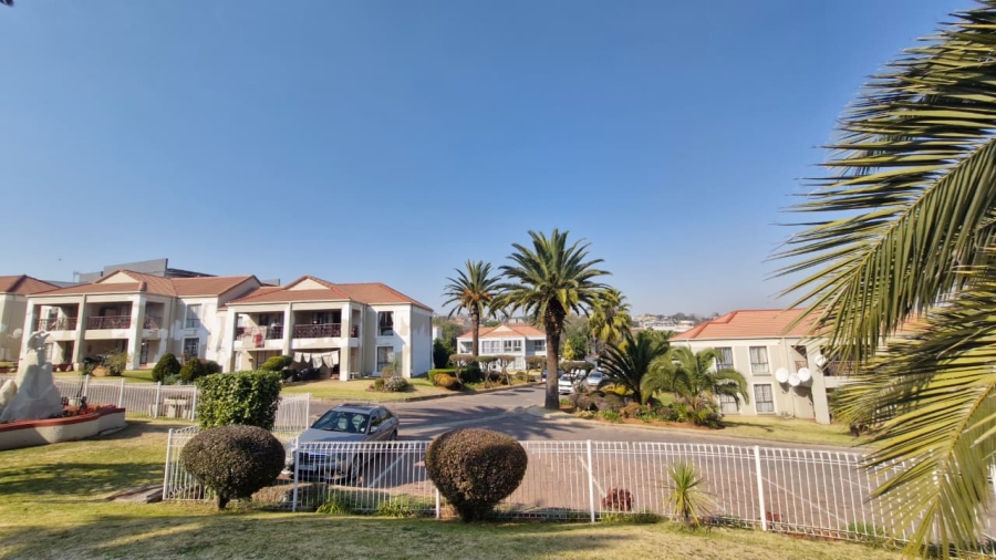 2 Bedroom Property for Sale in Oakdene Gauteng