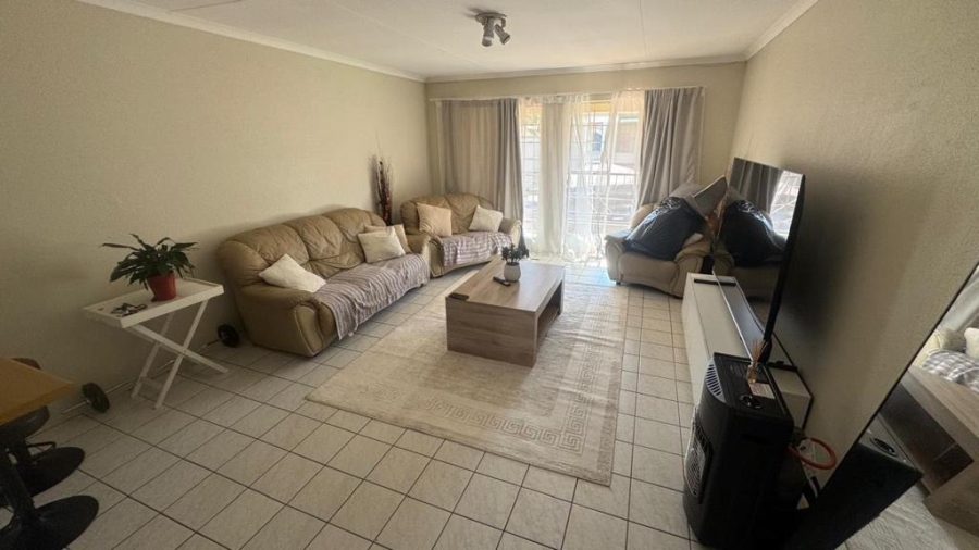 2 Bedroom Property for Sale in Oakdene Gauteng