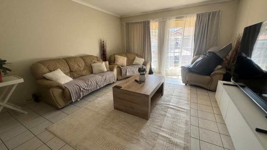 2 Bedroom Property for Sale in Oakdene Gauteng
