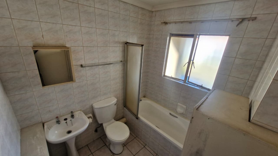2 Bedroom Property for Sale in Oakdene Gauteng
