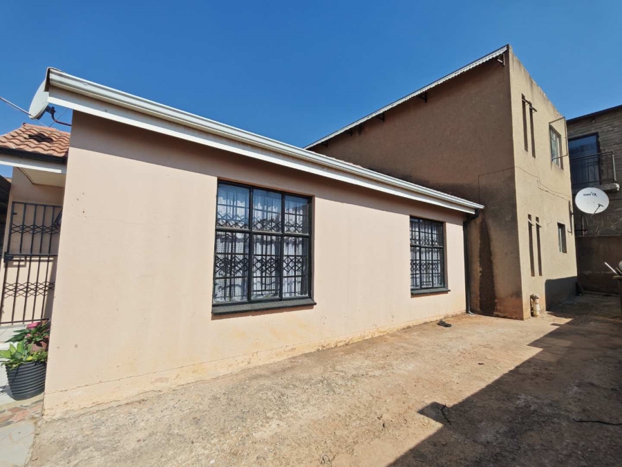 8 Bedroom Property for Sale in Cosmo City Gauteng