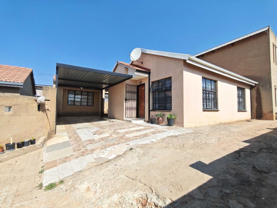 8 Bedroom Property for Sale in Cosmo City Gauteng