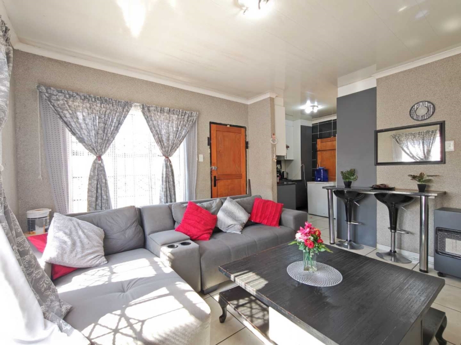 8 Bedroom Property for Sale in Cosmo City Gauteng