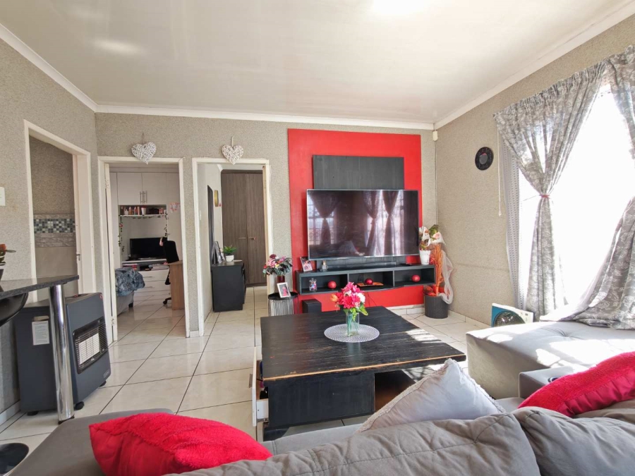8 Bedroom Property for Sale in Cosmo City Gauteng