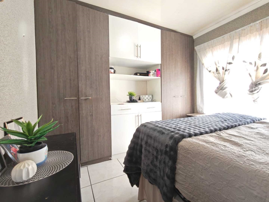 8 Bedroom Property for Sale in Cosmo City Gauteng