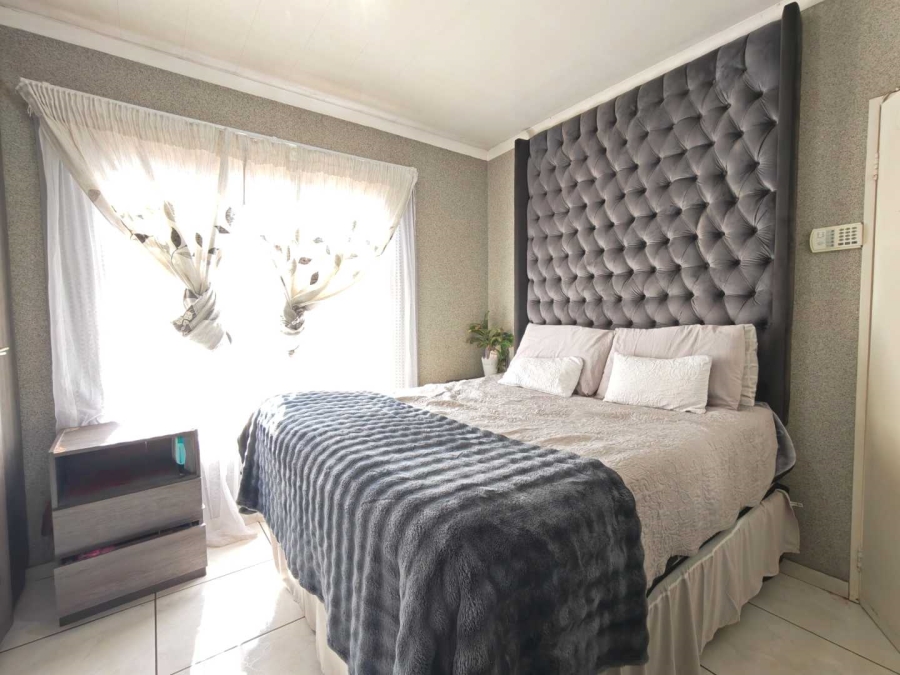 8 Bedroom Property for Sale in Cosmo City Gauteng