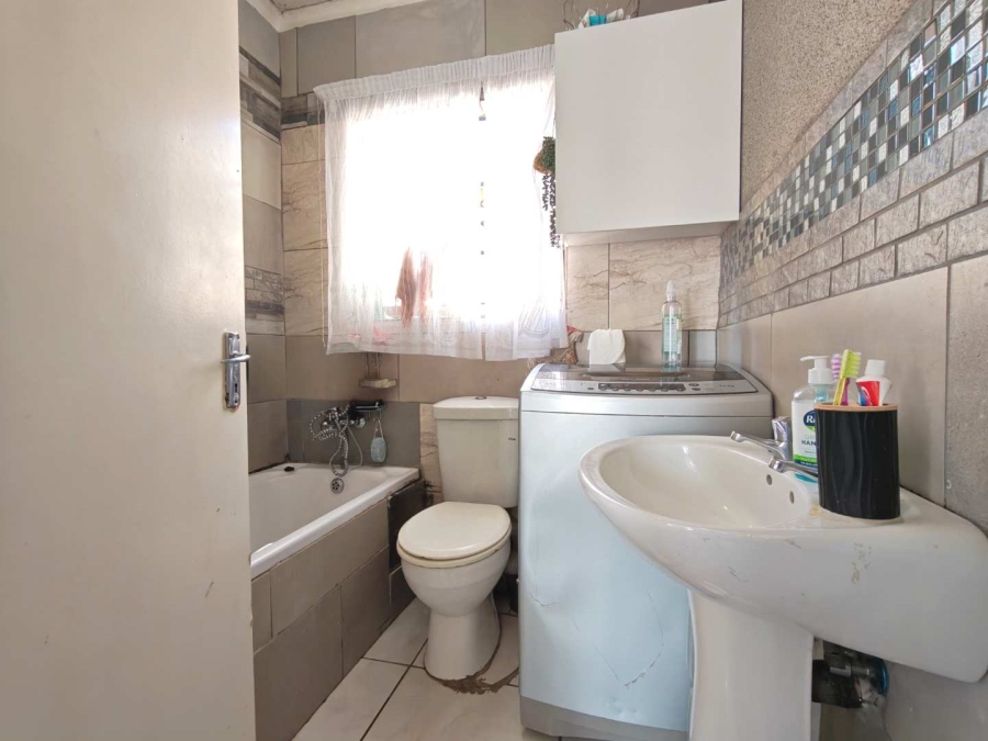 8 Bedroom Property for Sale in Cosmo City Gauteng