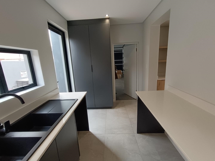 4 Bedroom Property for Sale in Midstream Estate Gauteng