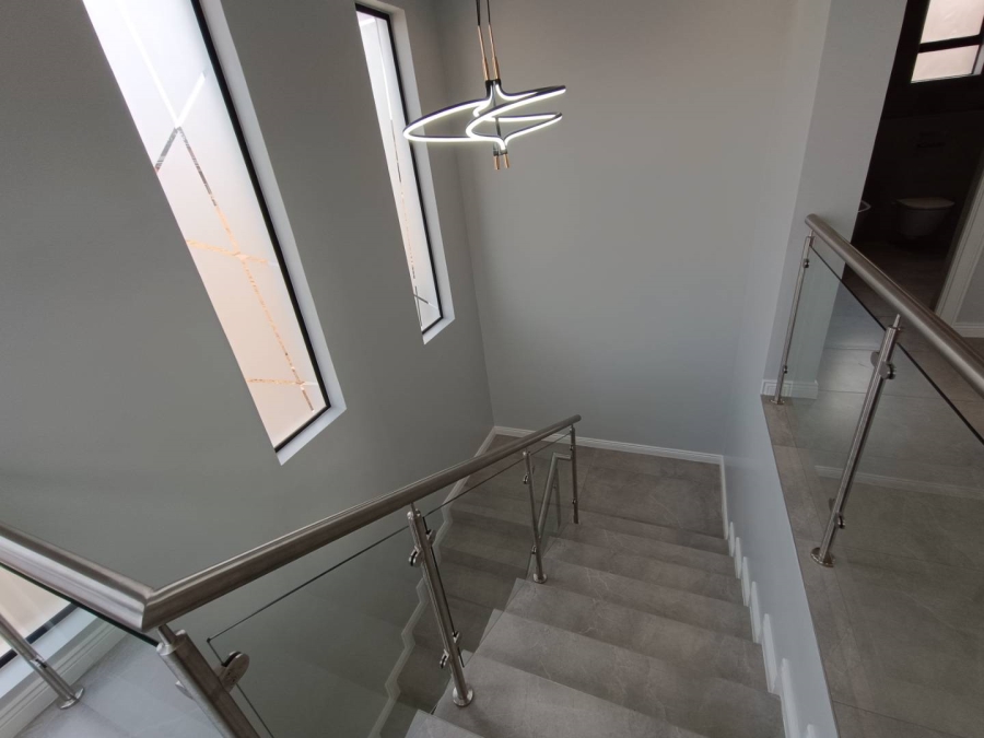 4 Bedroom Property for Sale in Midstream Estate Gauteng