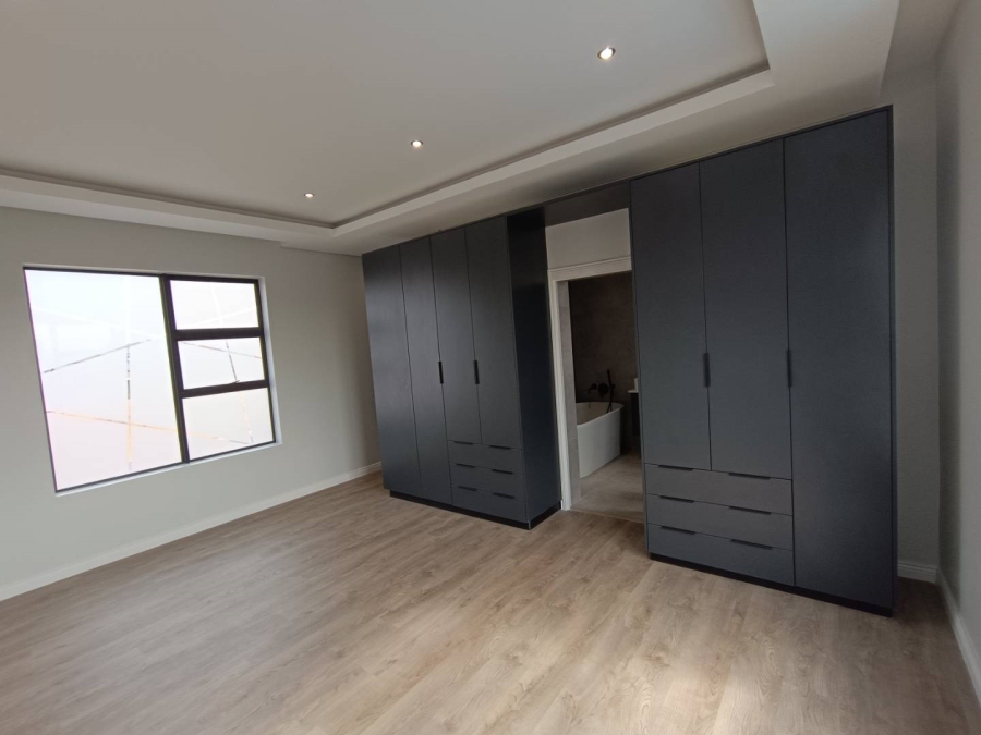 4 Bedroom Property for Sale in Midstream Estate Gauteng