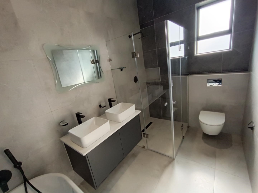 4 Bedroom Property for Sale in Midstream Estate Gauteng