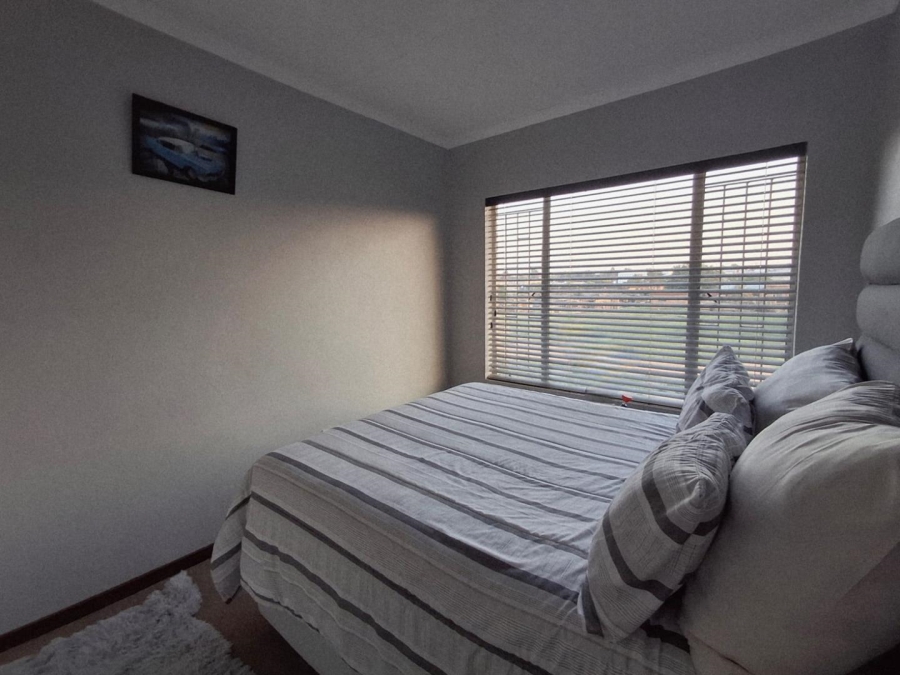 2 Bedroom Property for Sale in Glen Marais Gauteng