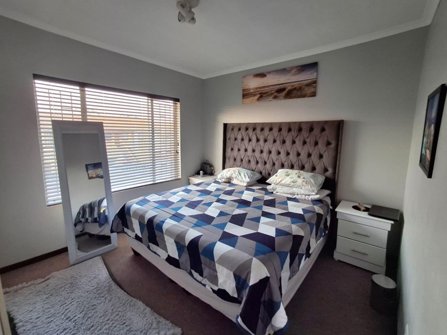 2 Bedroom Property for Sale in Glen Marais Gauteng
