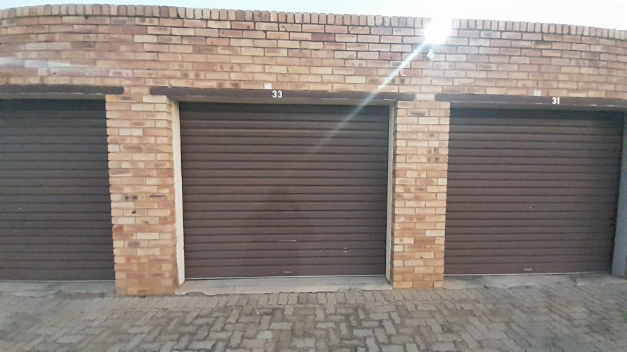2 Bedroom Property for Sale in Glen Marais Gauteng
