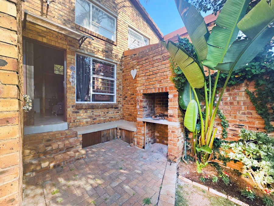 2 Bedroom Property for Sale in Radiokop Gauteng
