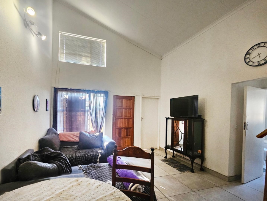 2 Bedroom Property for Sale in Radiokop Gauteng