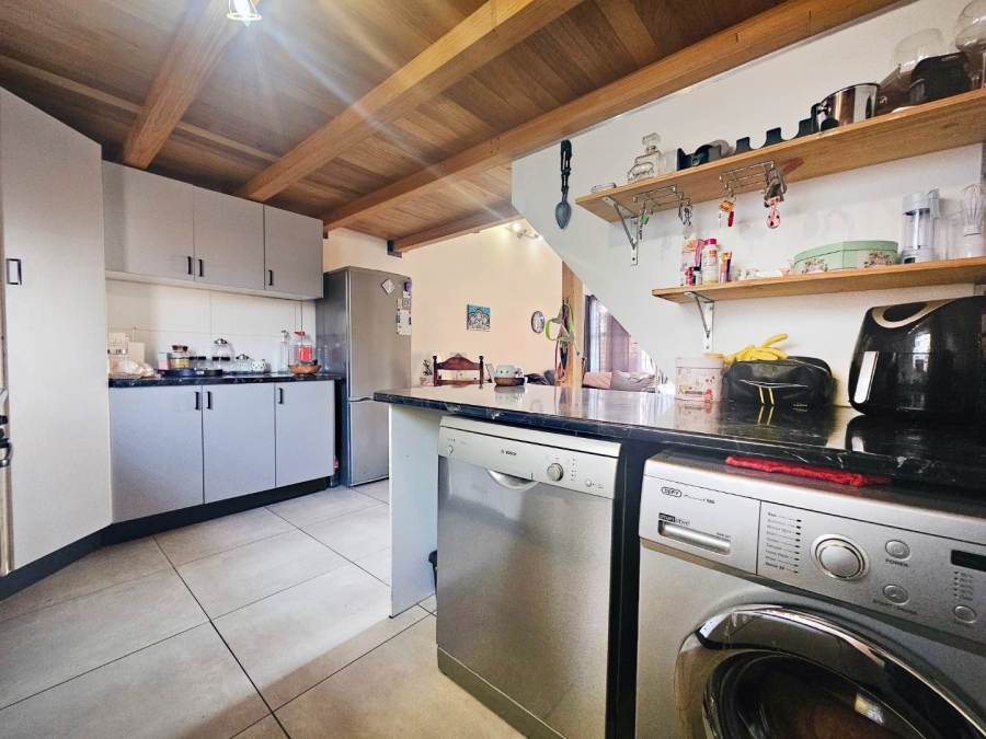2 Bedroom Property for Sale in Radiokop Gauteng