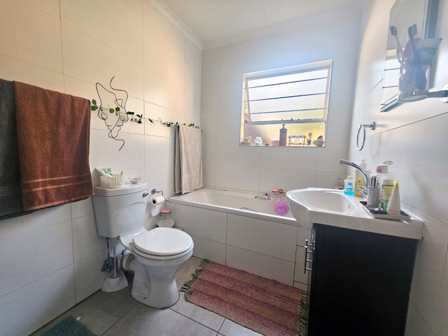 2 Bedroom Property for Sale in Radiokop Gauteng