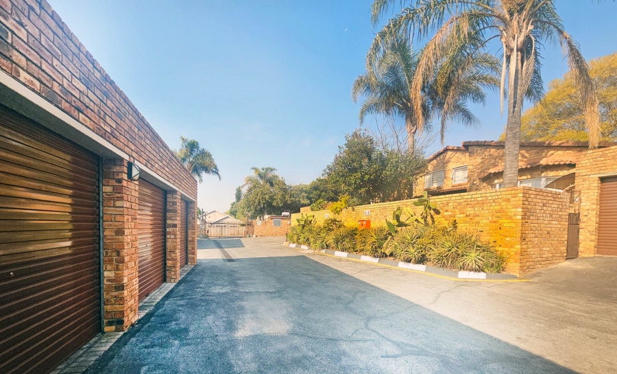 2 Bedroom Property for Sale in Radiokop Gauteng