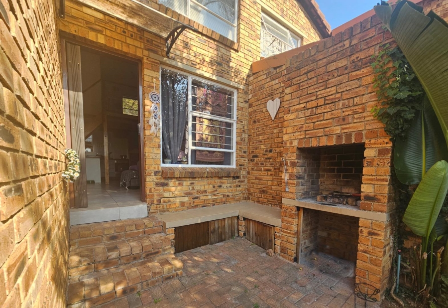 2 Bedroom Property for Sale in Radiokop Gauteng