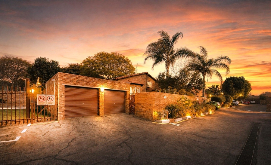 2 Bedroom Property for Sale in Radiokop Gauteng