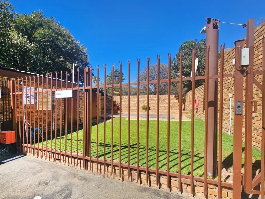 2 Bedroom Property for Sale in Radiokop Gauteng