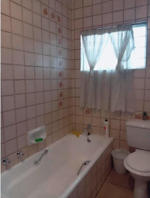 To Let 3 Bedroom Property for Rent in Lyndhurst Gauteng