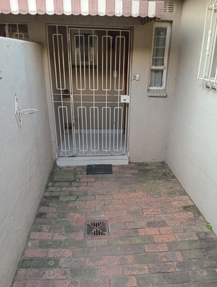To Let 3 Bedroom Property for Rent in Lyndhurst Gauteng