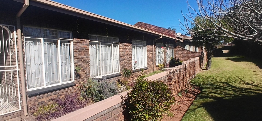 3 Bedroom Property for Sale in Birchleigh Gauteng