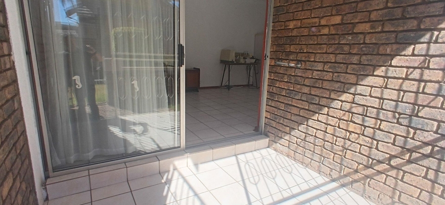 3 Bedroom Property for Sale in Birchleigh Gauteng